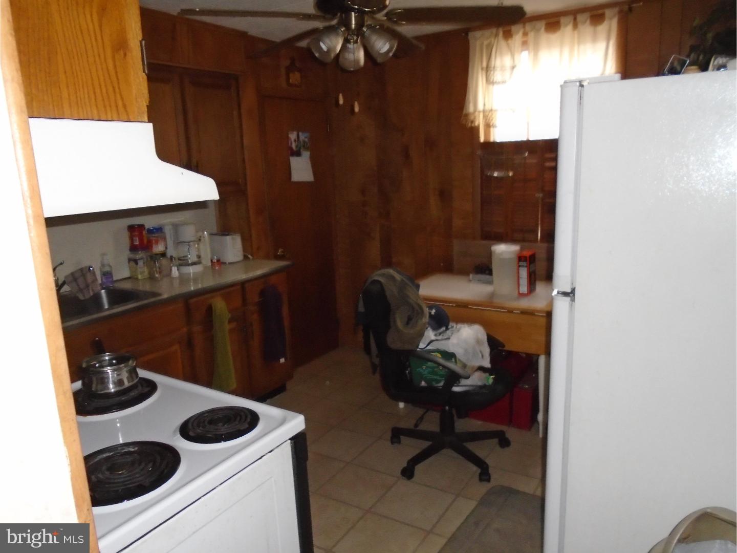 241 Glendale Road Upper Darby, PA 19082 - Photo 6 of 20 Kitchen