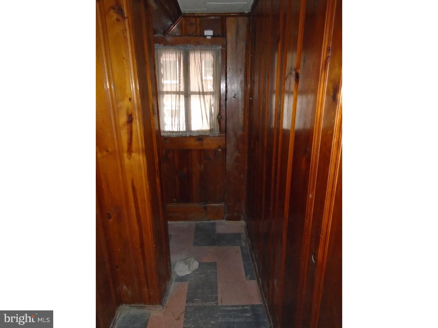 241 Glendale Road Upper Darby, PA 19082 - Photo 8 of 20 Walk-out Basement