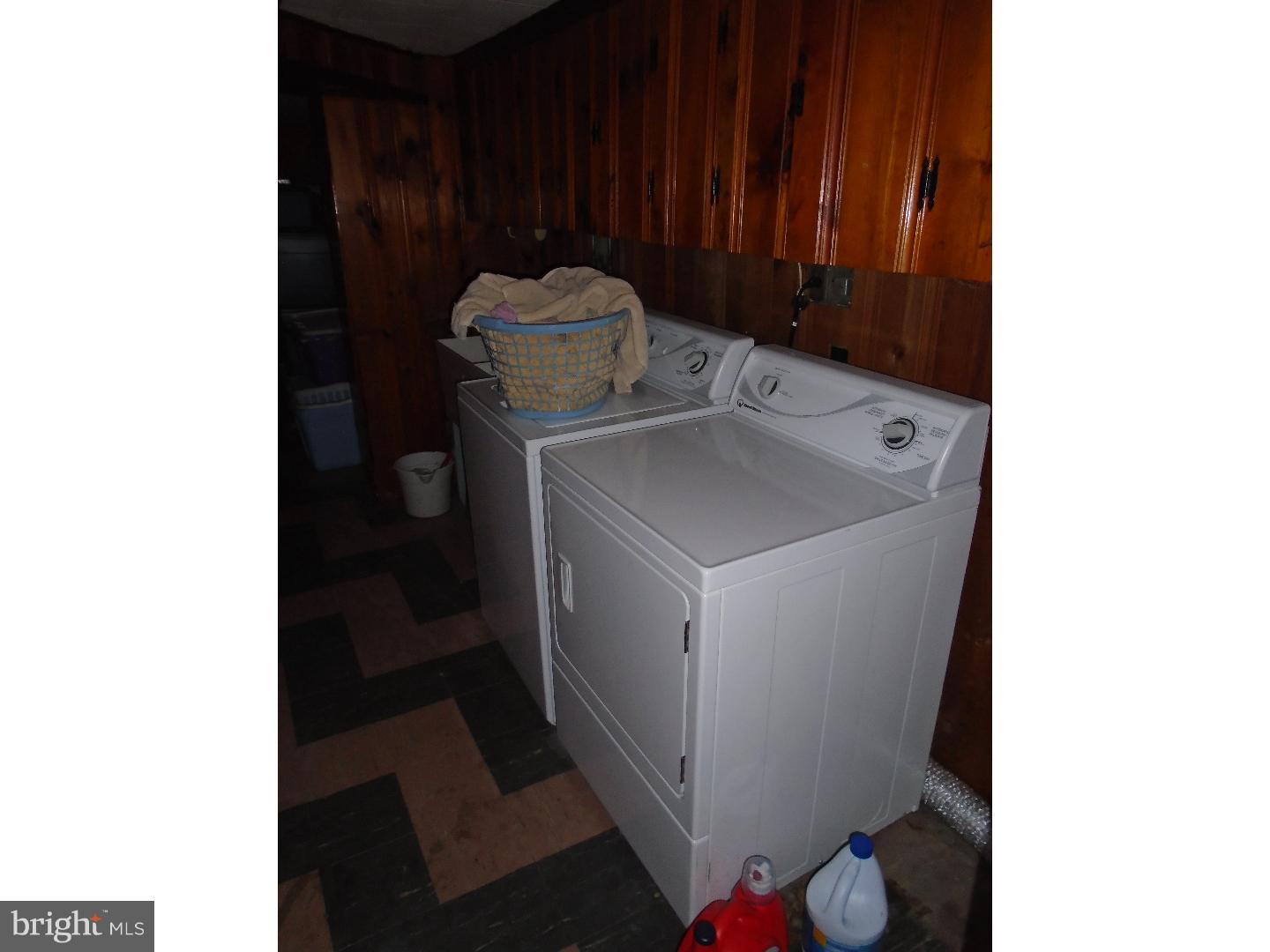 241 Glendale Road Upper Darby, PA 19082 - Photo 9 of 20 Laundry Room