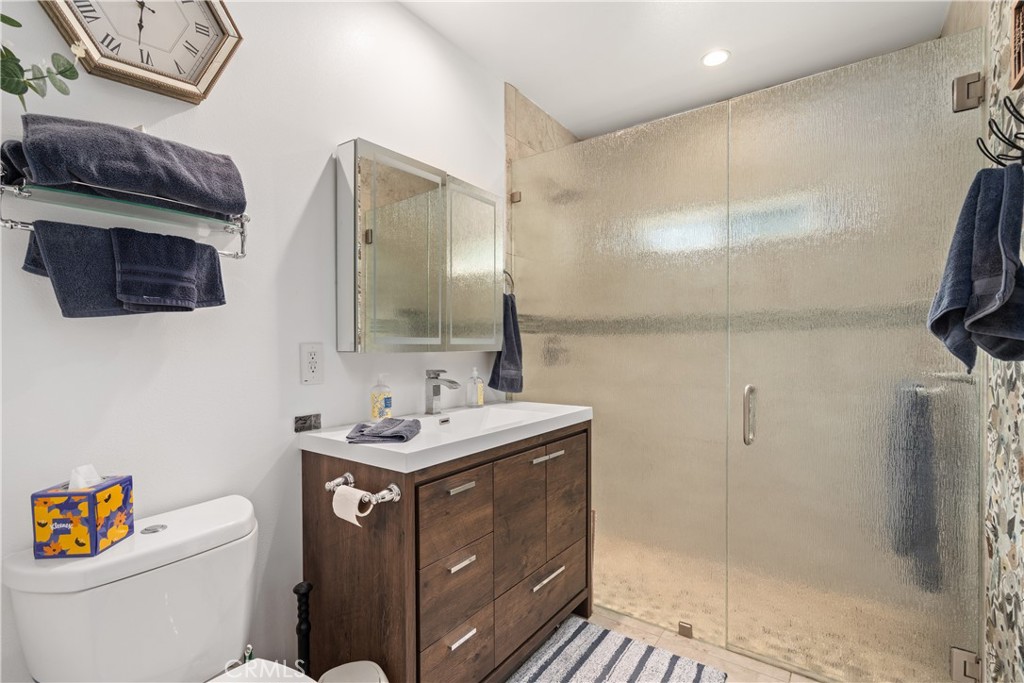 5492 Calarosa Ranch Road Camarillo, CA 93012 - Photo 37 of 41 ADU: Bathroom