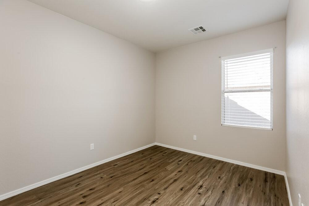 4130 West Vineyard Road Phoenix, AZ 85041 - Photo 13 of 16 Photo #13