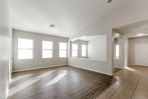 $2,465 | 4130 West Vineyard Road, Phoenix, AZ 85041