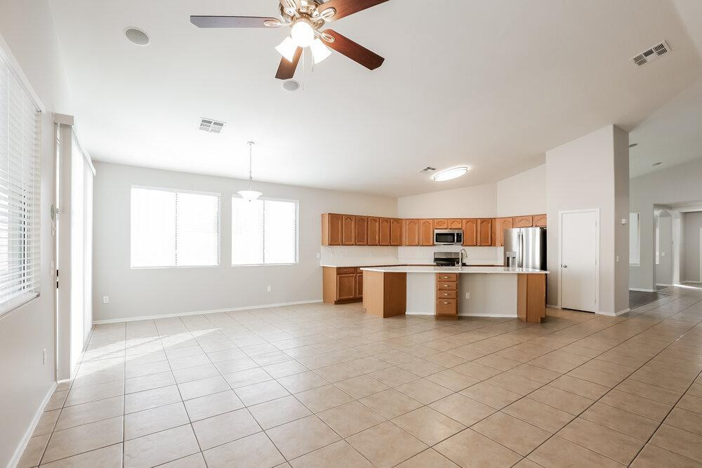 4130 West Vineyard Road Phoenix, AZ 85041 - Photo 7 of 16 Photo #7