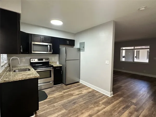 $1,795 | 3720 Northeast 22nd Avenue, Unit 11, Lighthouse Point, FL 33064