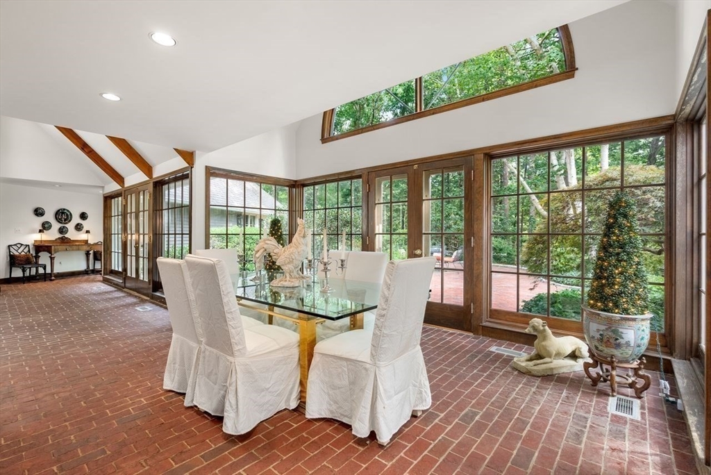 53 Autumn Road Weston, MA 02493 - Photo 9 of 31