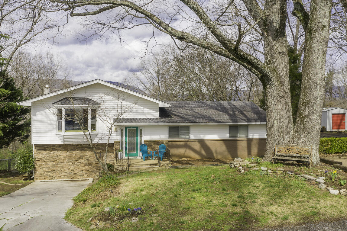 321 Walsh Road Chattanooga, TN 37405 - Photo 1 of 35 DJI_0753