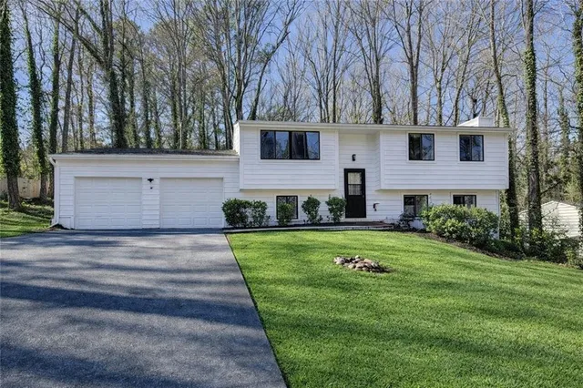 $274,900 | 1018 Martin Road, Stone Mountain, GA 30088