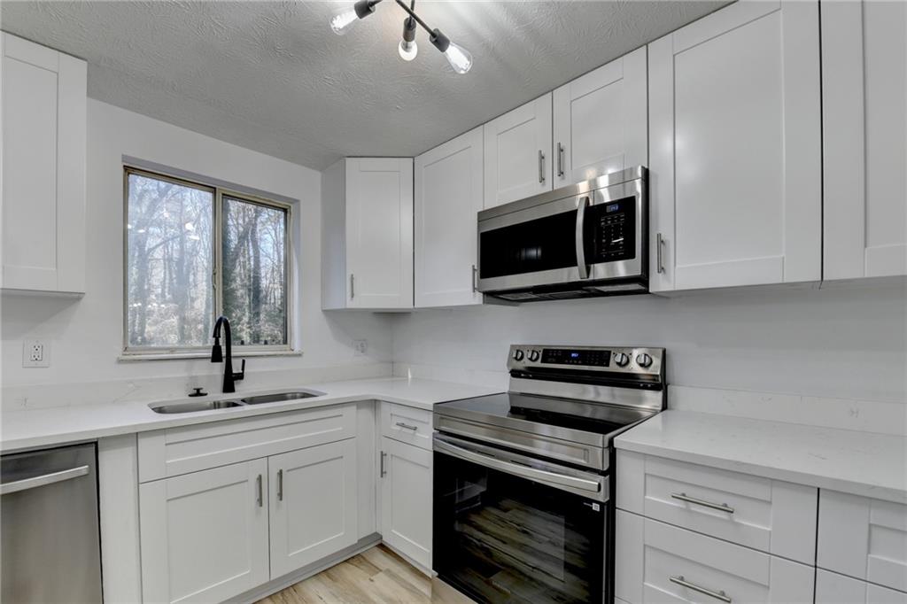 1018 Martin Road Stone Mountain, GA 30088 - Photo 18 of 52