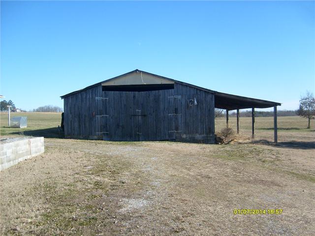 24 Pond Field Road Lawrenceburg, TN 38464 - Photo 14 of 16 Barn