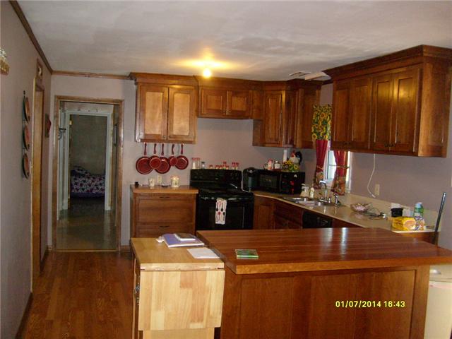24 Pond Field Road Lawrenceburg, TN 38464 - Photo 4 of 16 Kitchen