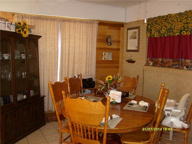 24 Pond Field Road Lawrenceburg, TN 38464 - Photo 5 of 16 Dining Area