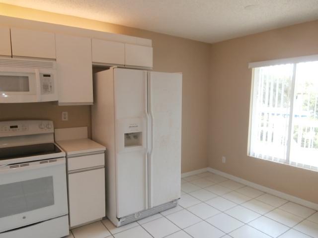 320 Northwest 67th Street, Unit C206 Boca Raton, FL 33487 - Photo 5 of 14 0 (22)