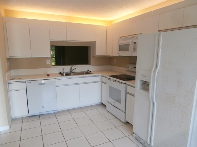 320 Northwest 67th Street, Unit C206 Boca Raton, FL 33487 - Photo 7 of 14 0 (24)