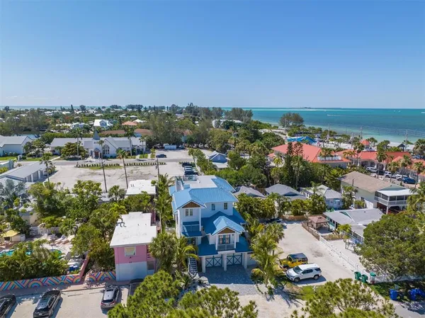 $4,200,000 | 518 Spring Avenue, Anna Maria, FL 34216