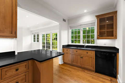 $1,525,000 | 23 Mead Street, New Canaan, CT 06840