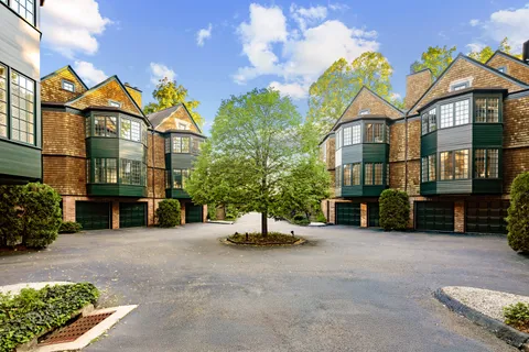 $1,525,000 | 23 Mead Street, New Canaan, CT 06840