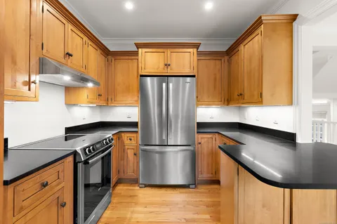 $1,525,000 | 23 Mead Street, New Canaan, CT 06840