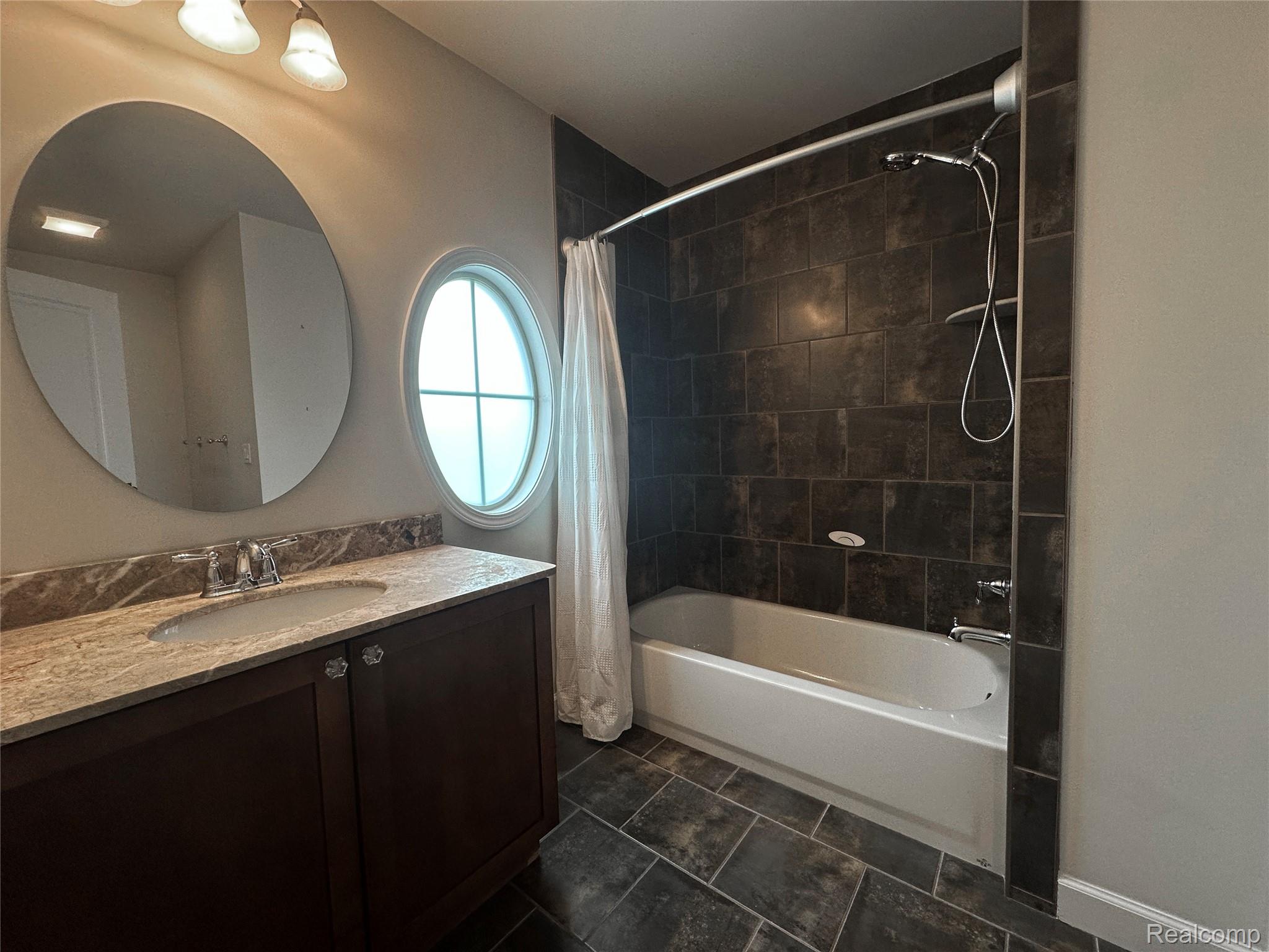 1555 Ruffner Avenue Birmingham, MI 48009 - Photo 25 of 48 Bathroom
