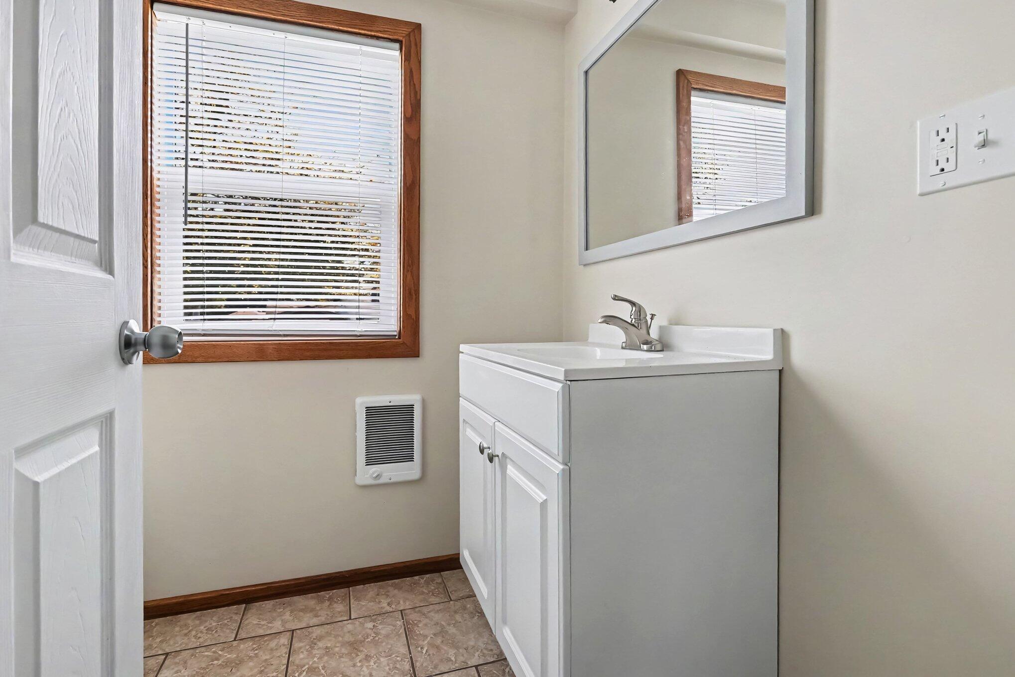 4737 Territorial Road Benton Harbor, MI 49022 - Photo 18 of 39 011_file_3149