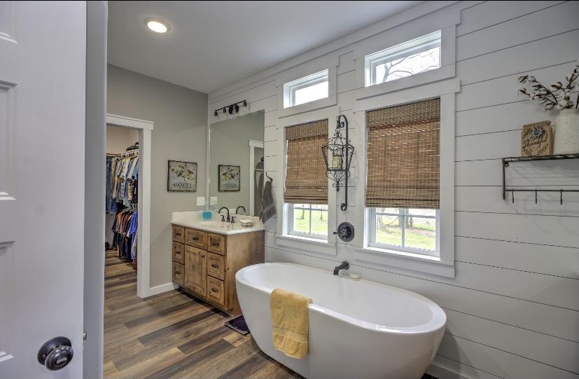 157 Fairview Road Tellico Plains, TN 37385 - Photo 21 of 35 Master bathroom