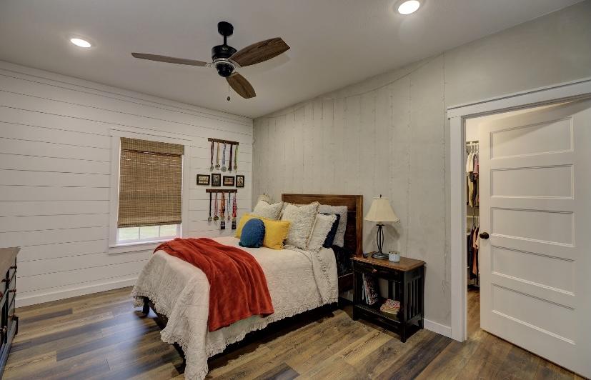 157 Fairview Road Tellico Plains, TN 37385 - Photo 27 of 35 Guests bedroom