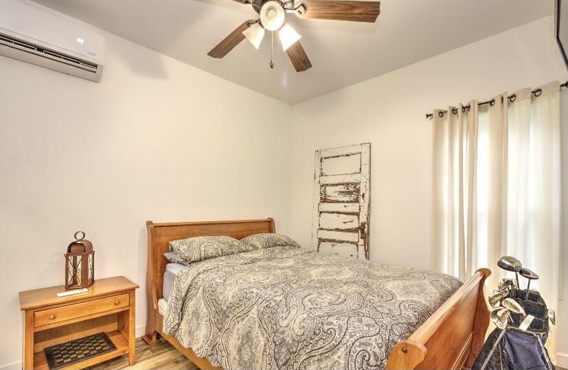 157 Fairview Road Tellico Plains, TN 37385 - Photo 33 of 35 Guest House Room With Walk In Closet