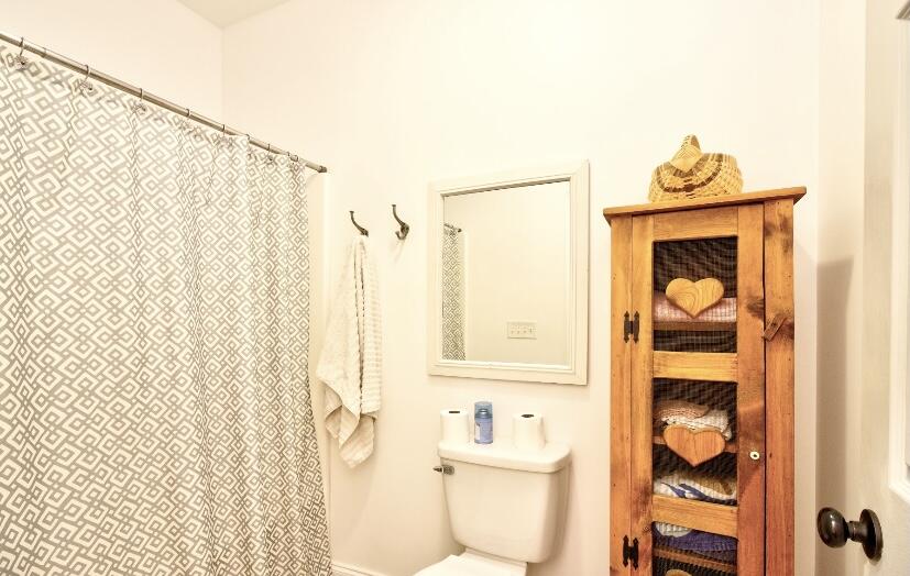 157 Fairview Road Tellico Plains, TN 37385 - Photo 35 of 35 Bathroom