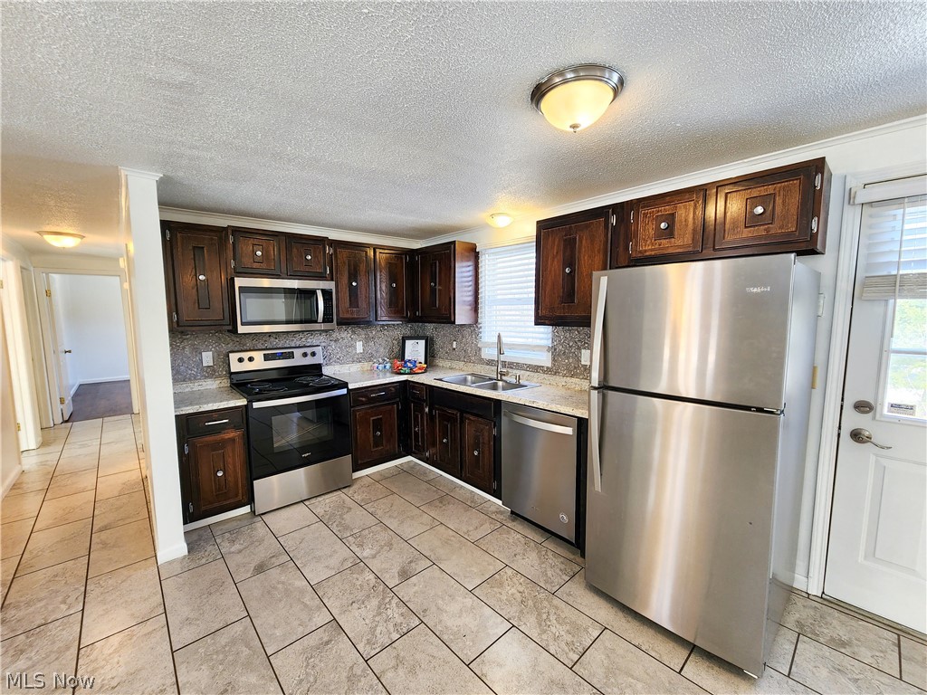 9595 Hoose Road Mentor, OH 44060 - Photo 2 of 15 Kitchen