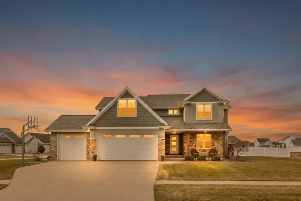 $849,900 | 2153 Potter Drive, De Pere, WI 54115