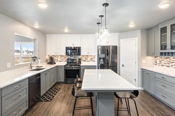$849,900 | 2153 Potter Drive, De Pere, WI 54115