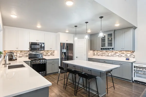 $849,900 | 2153 Potter Drive, De Pere, WI 54115
