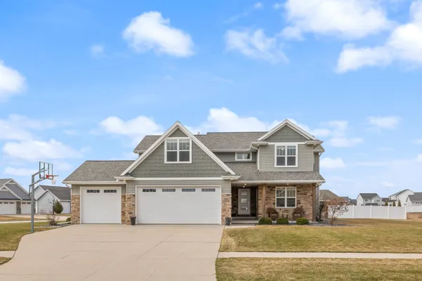 $849,900 | 2153 Potter Drive, De Pere, WI 54115