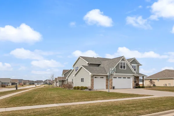 $849,900 | 2153 Potter Drive, De Pere, WI 54115