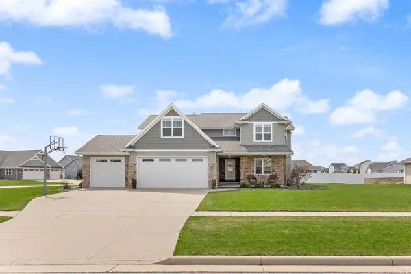 $849,900 | 2153 Potter Drive, De Pere, WI 54115