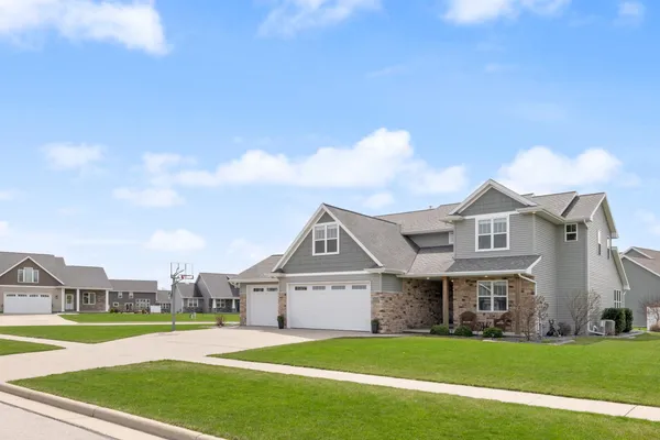 $849,900 | 2153 Potter Drive, De Pere, WI 54115