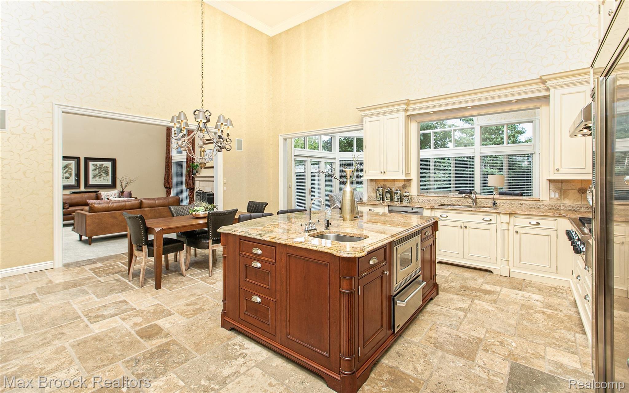 4865 Crestone Way Rochester, MI 48306 - Photo 22 of 63 -20.jpg