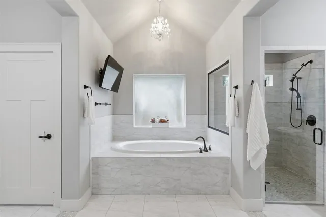 $718,000 | 129 Valley View Drive, Bastrop, TX 78602