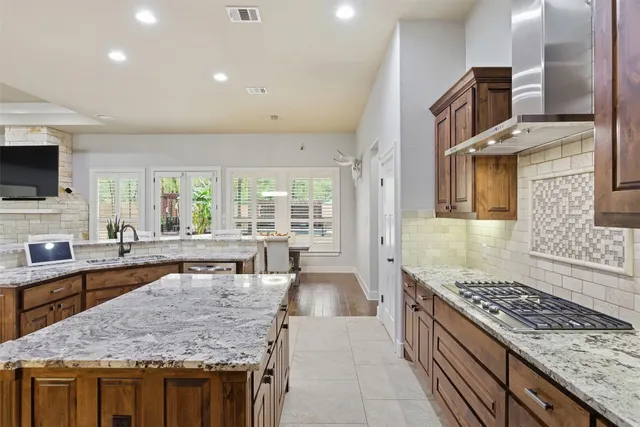 $718,000 | 129 Valley View Drive, Bastrop, TX 78602