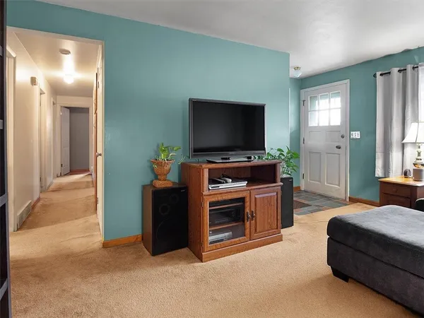 $179,900 | 210 Westmar Drive, Gates, NY 14624