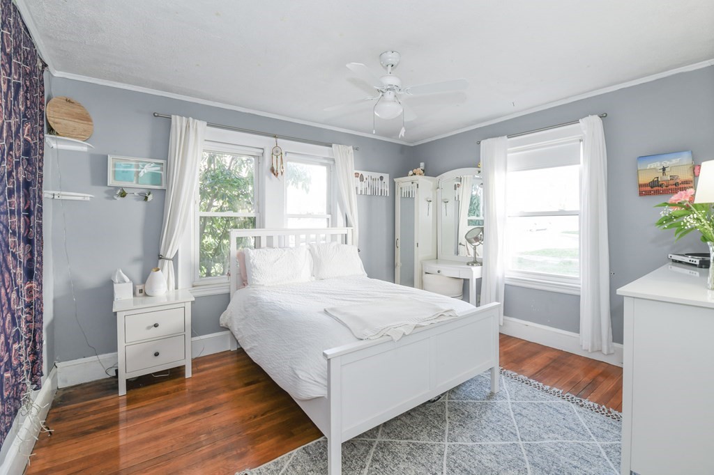 27 Fuller Road, Unit 27 Watertown, MA 02472 - Photo 11 of 13 a bedroom with a large bed and a window