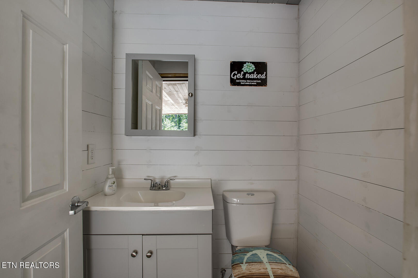 145 Van Stowe Road Harriman, TN 37748 - Photo 52 of 60 52_VanStoweRoad_145_PatioHalfBath