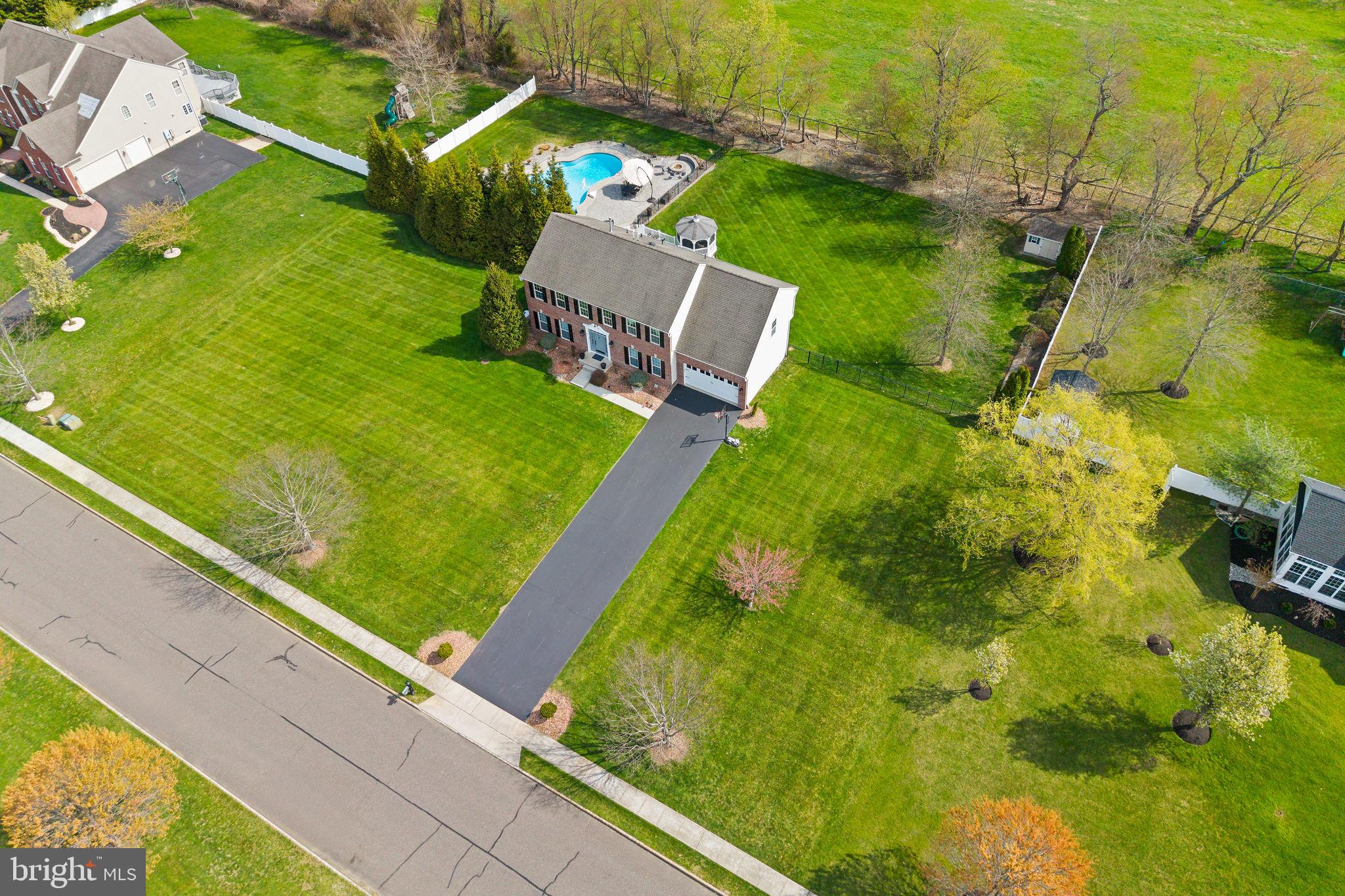 11 Nicholas Court Cream Ridge, NJ 08514 - Photo 4 of 67 Spacious home with lush green lawns.