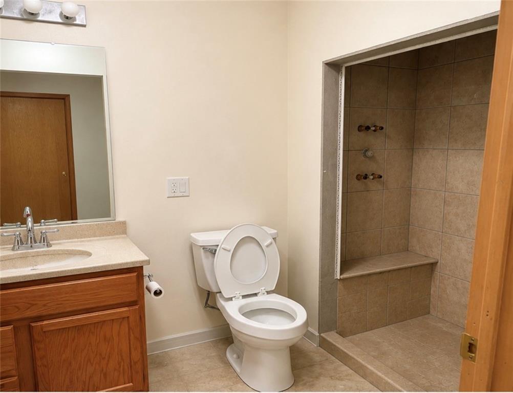 1313 Southeast Moore Road St. Joseph, MO 64504 - Photo 20 of 29 Gallery Image 20