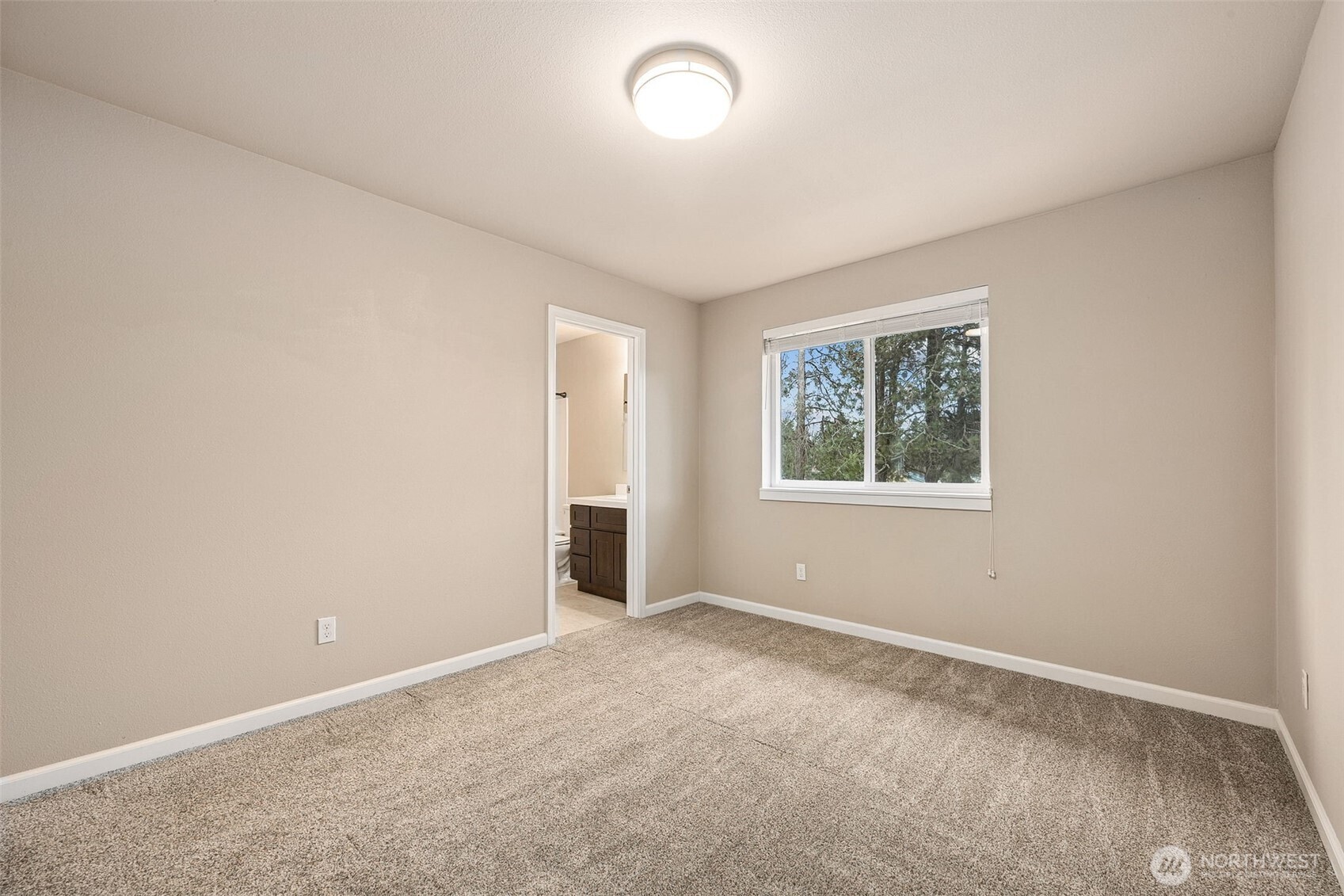 101 Murphy Lane South Rainier, WA 98576 - Photo 20 of 40 an empty room with a window