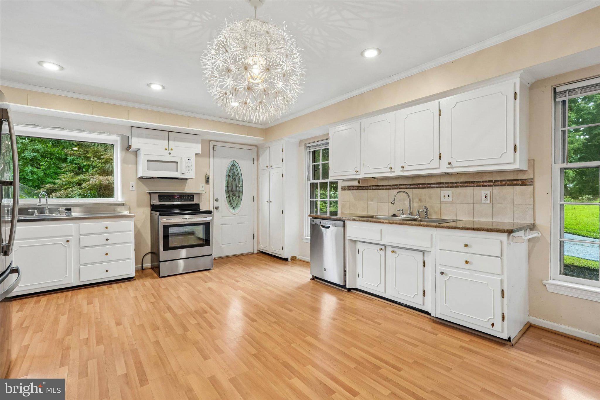 171 Gulph Road Radnor, PA 19087 - Photo 4 of 30 Gallery Image 4