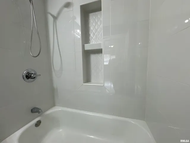 $65,900 | 2804 North Peoria Avenue, Peoria, IL 61603