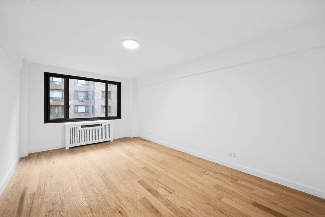 425 East 63rd Street, Unit W4H Manhattan, NY 10065 - Photo 4 of 12