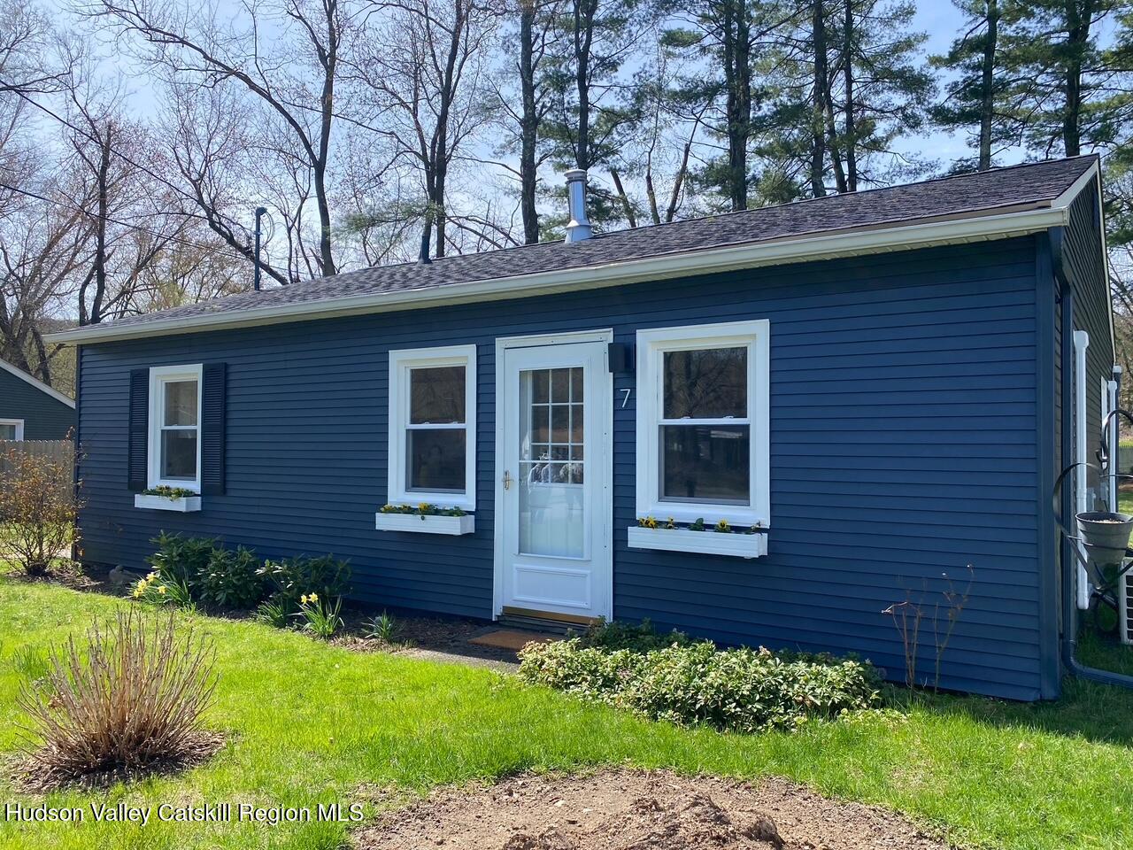 7 Park Circle High Falls, NY 12440 - Photo 3 of 31 a front view of a house with a yard