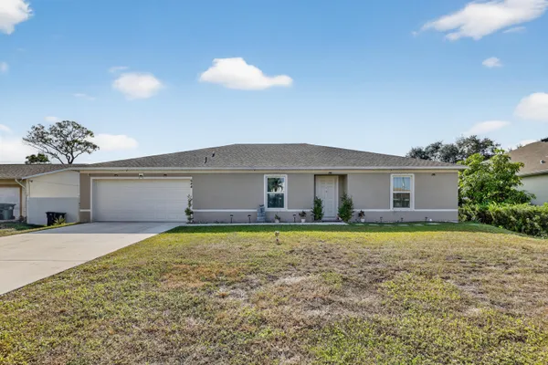 $2,900 | 644 Southwest Hoffenberg Avenue, Port St. Lucie, FL 34953