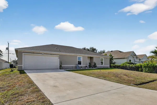 $2,900 | 644 Southwest Hoffenberg Avenue, Port St. Lucie, FL 34953